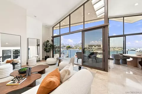 Living - 25 The Pt, Coronado, CA 92118 photo 4 of 10