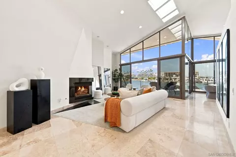 Living - 25 The Pt, Coronado, CA 92118 photo 3 of 10