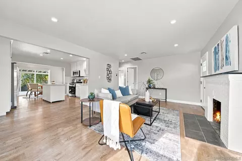 Living - 8661 Valencia St, Spring Valley, CA 91977 photo 2 of 3