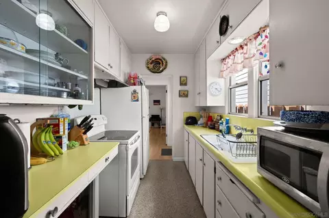 Kitchen - 450 J, Coronado, CA 92118 photo 3 of 3