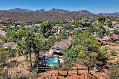View/Area - 25766 Caryn Ct, Ramona, CA 92065 photo 2 of 13