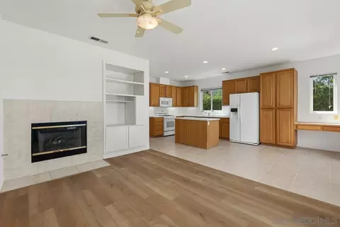 Living - 4981 Calle Arquero, Oceanside, CA 92057 photo 2 of 2