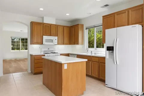Kitchen - 4981 Calle Arquero, Oceanside, CA 92057 photo 2 of 2