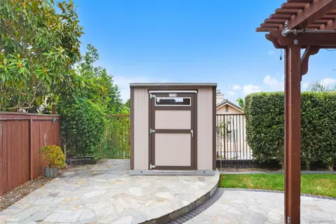 Exterior - 614 Cabezon Pl, Vista, CA 92081 photo 5 of 8