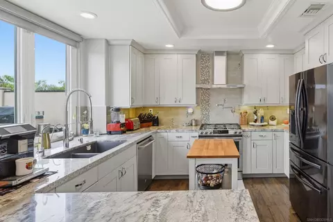 Kitchen - 614 Cabezon Pl, Vista, CA 92081 photo 2 of 5