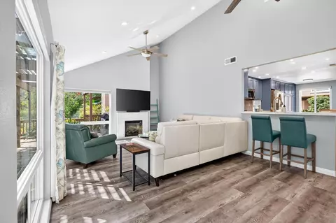Living - 23949 Green Haven Ln, Ramona, CA 92065 photo 2 of 6