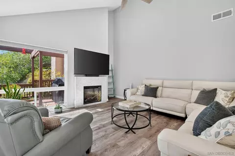 Living - 23949 Green Haven Ln, Ramona, CA 92065 photo 4 of 6