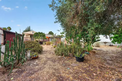 Exterior - 7839 Barton Dr, Lemon Grove, CA 91945 photo 10 of 23
