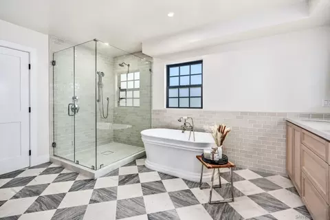 Bath - 1312 3rd St, Coronado, CA 92118 photo 2 of 10