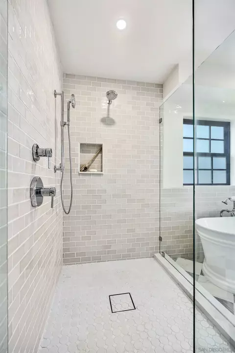 Bath - 1312 3rd St, Coronado, CA 92118 photo 5 of 10