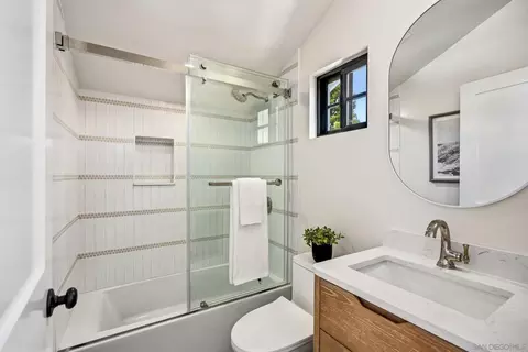 Bath - 1312 3rd St, Coronado, CA 92118 photo 6 of 10