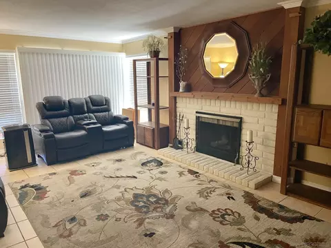 Living - 173 Via Tapia, Spring Valley, CA 91977 photo 5 of 6