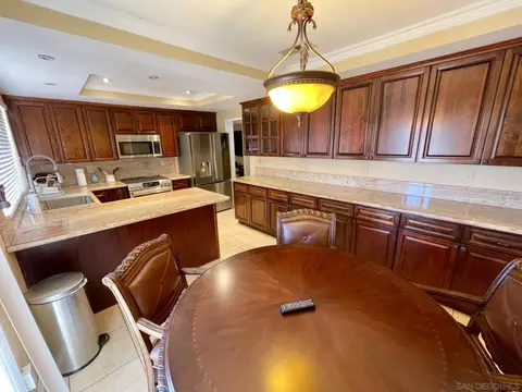 Kitchen - 173 Via Tapia, Spring Valley, CA 91977 photo 7 of 13
