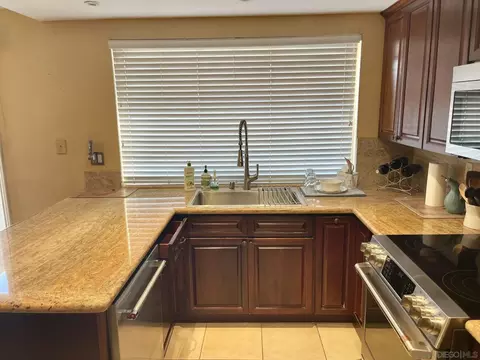 Kitchen - 173 Via Tapia, Spring Valley, CA 91977 photo 13 of 13