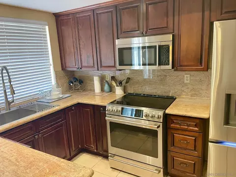 Kitchen - 173 Via Tapia, Spring Valley, CA 91977 photo 2 of 13