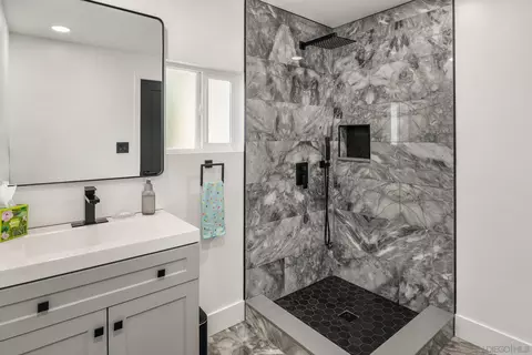 Bath - 14430 Rios Canyon Rd, El Cajon, CA 92021 photo 5 of 5