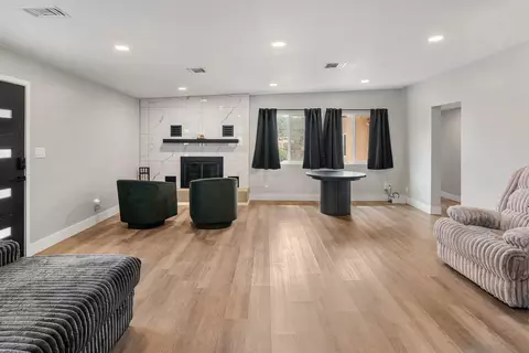 Living - 14430 Rios Canyon Rd, El Cajon, CA 92021 photo 2 of 6