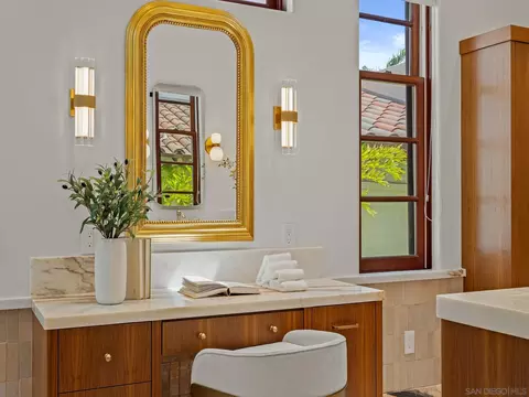 Bath - 1385 Park Row, La Jolla, CA 92037 photo 2 of 5