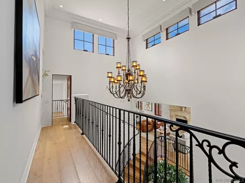 Entry Way - 1385 Park Row, La Jolla, CA 92037 photo 2 of 4