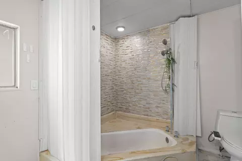 Bath - 10767 Jamacha #SPC 98, Spring Valley, CA 91978 photo 2 of 4