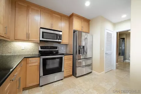 Kitchen - 1019 Costa Pacifica Way #1302, Oceanside, CA 92054 photo 3 of 4