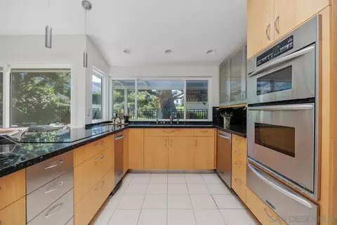 Kitchen - 8233 Caminito Maritimo, La Jolla, CA 92037 photo 2 of 2