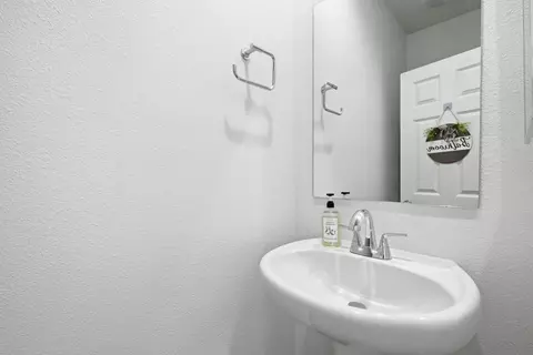 Bath - 2815 Clary St, Spring Valley, CA 91977 photo 1 of 3