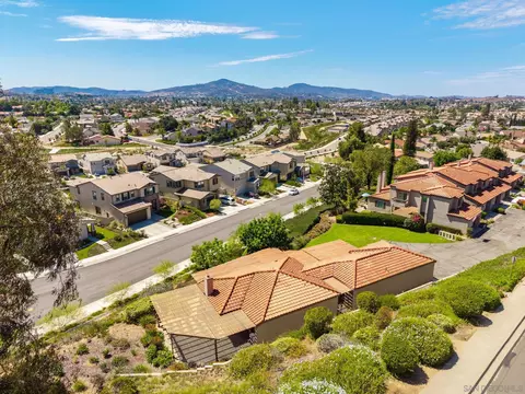 View/Area - 1301 Gary Ln, Escondido, CA 92026 photo 4 of 7