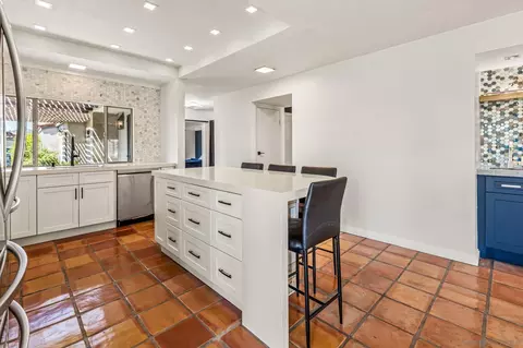 Kitchen - 1301 Gary Ln, Escondido, CA 92026 photo 4 of 5