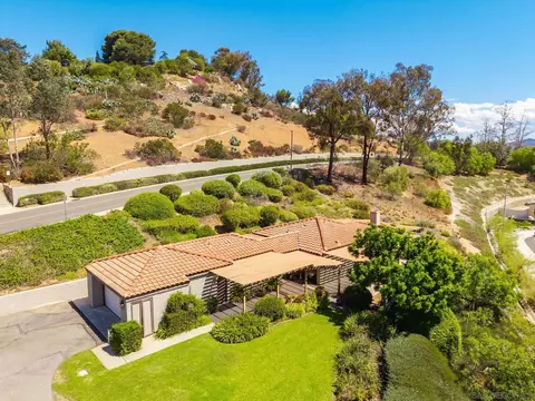 View/Area - 1301 Gary Ln, Escondido, CA 92026 photo 6 of 7