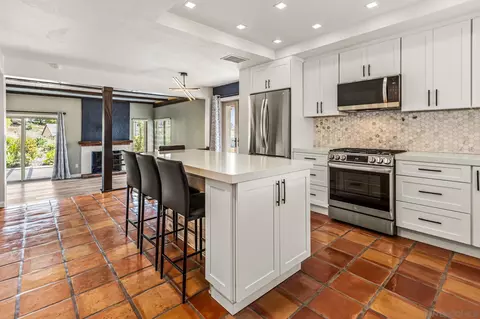 Kitchen - 1301 Gary Ln, Escondido, CA 92026 photo 2 of 5