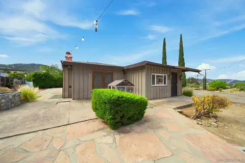 Exterior - 13749 Ridge Hill Rd, El Cajon, CA 92021 photo 4 of 7