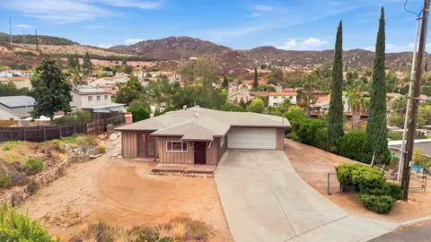 View/Area - 13749 Ridge Hill Rd, El Cajon, CA 92021 photo 3 of 9