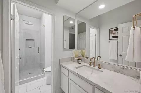 Bath - 17121 Woodson View Ln, Ramona, CA 92065 photo 3 of 5