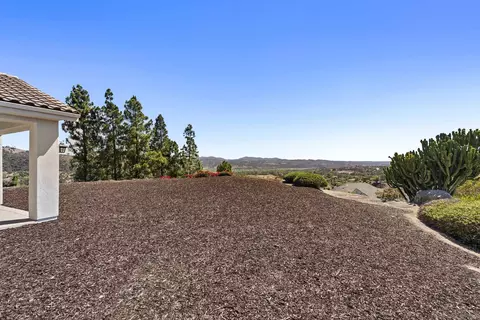 Exterior - 3026 Via Loma, Fallbrook, CA 92028 photo 5 of 8