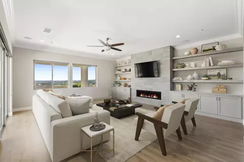 Living - 3026 Via Loma, Fallbrook, CA 92028 photo 2 of 4