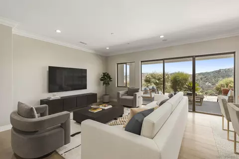 Living - 3026 Via Loma, Fallbrook, CA 92028 photo 1 of 4