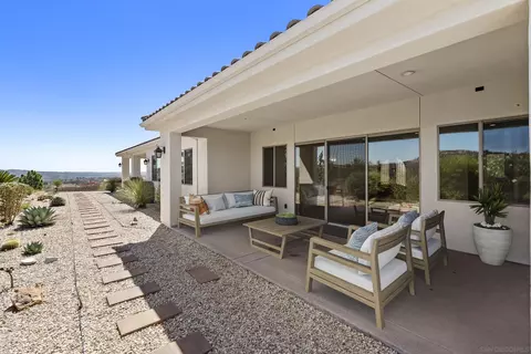 Exterior - 3026 Via Loma, Fallbrook, CA 92028 photo 7 of 8