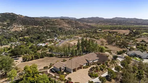 View/Area - 3026 Via Loma, Fallbrook, CA 92028 photo 3 of 7
