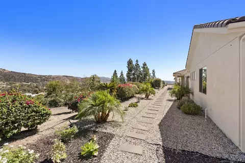 Exterior - 3026 Via Loma, Fallbrook, CA 92028 photo 6 of 8