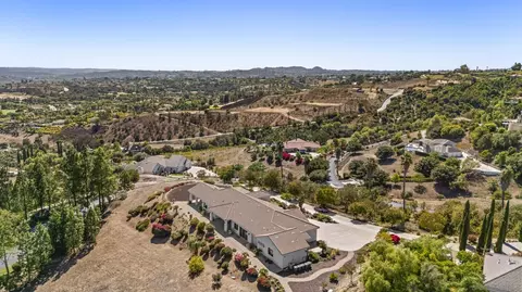 View/Area - 3026 Via Loma, Fallbrook, CA 92028 photo 5 of 7