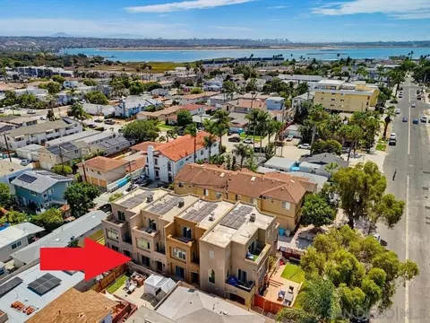 4279 Lamont, San Diego, CA 92109