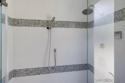 Bath - 14326 Sandhill Rd, Poway, CA 92064 photo 4 of 5