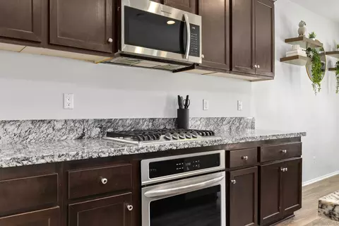 Kitchen - 35769 Asturian Way, Fallbrook, CA 92028 photo 2 of 5