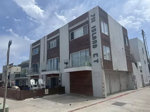 711 Island Ct #1, San Diego, CA 92109