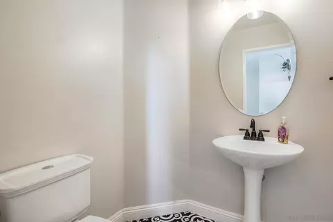Bath - 42066 Chestnut, Temecula, CA 92591 photo 1 of 4