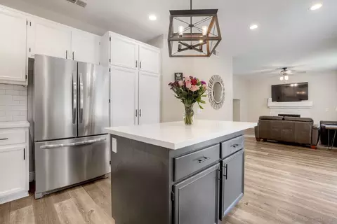 Kitchen - 42066 Chestnut, Temecula, CA 92591 photo 5 of 7