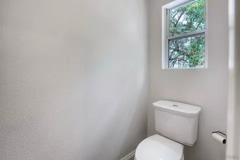 Bath - 42066 Chestnut, Temecula, CA 92591 photo 3 of 4