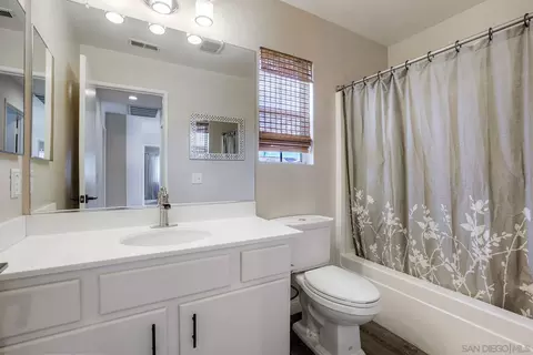 Bath - 42066 Chestnut, Temecula, CA 92591 photo 4 of 4