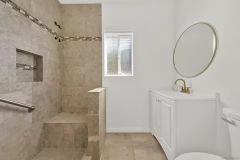 Bath - 127 W 5th Ave, Escondido, CA 92025 photo 1 of 4